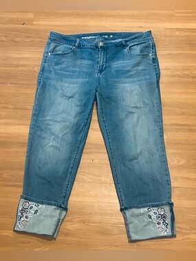 Avenue Embroidered Cuff Crop Jeans - Blue Sz 18 stretch